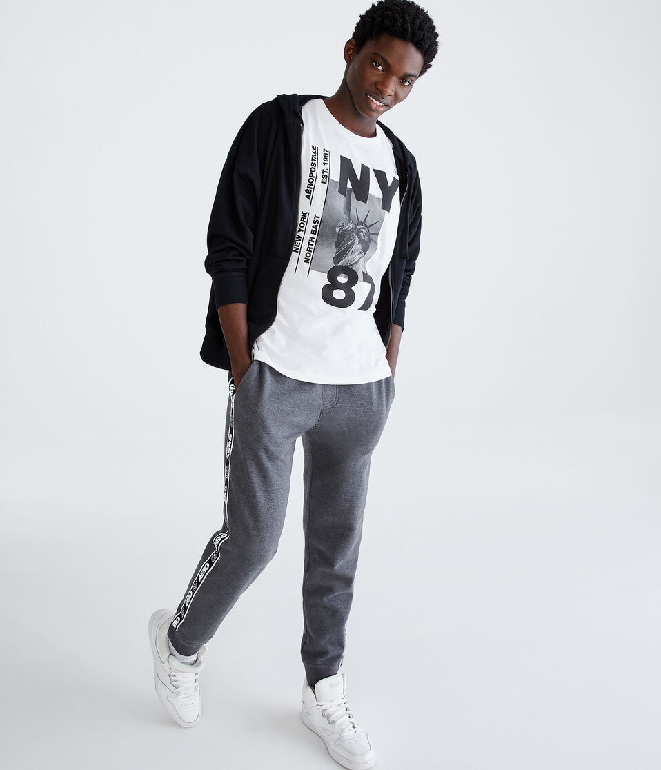 Aéropostale Statue Of Liberty Graphic Tee Bleach